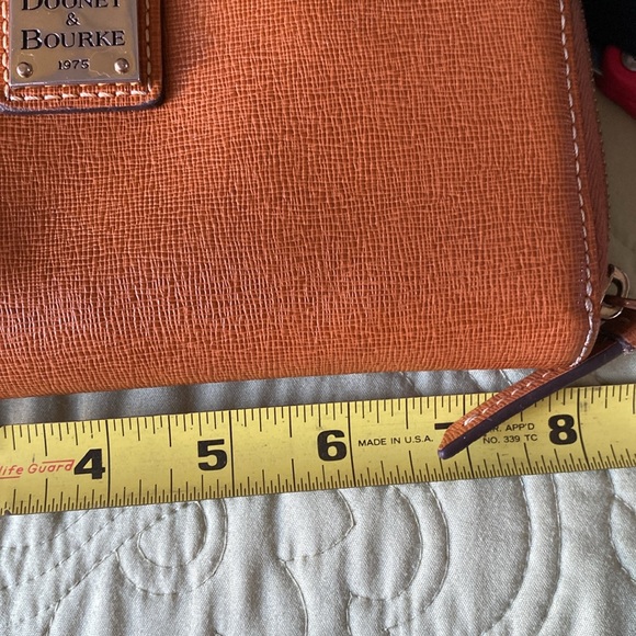 In excellent condition wallet. - Picture 8 of 10